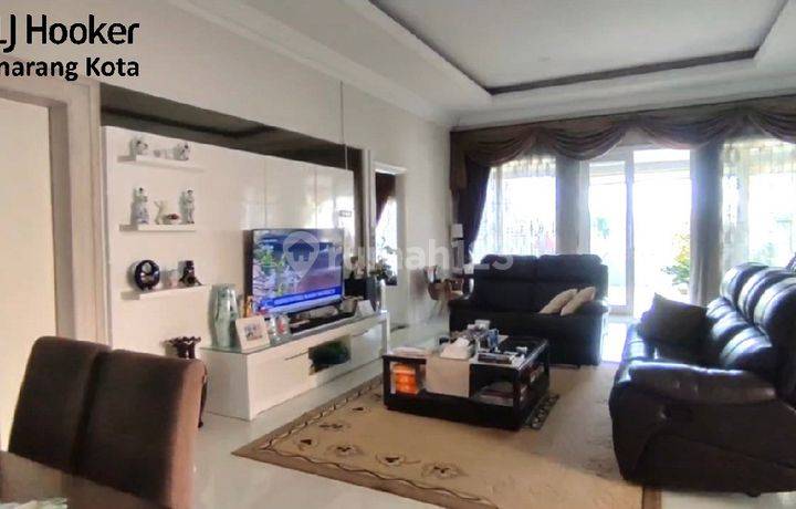 Rumah Mewah di Graha Candi Golf