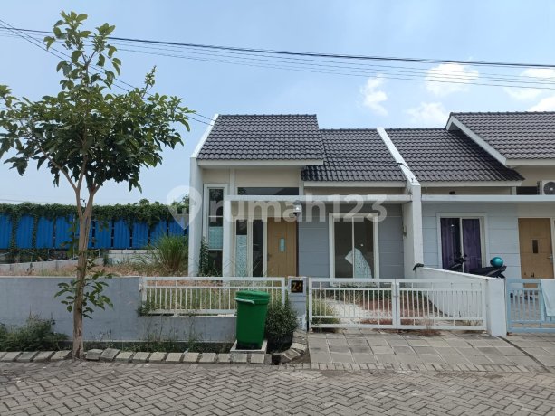 (2404)Lelang Kosong Rumah Luas Pojok Nol Jalan Lingkar Timur Heavenland Park Sidoarjo (2404)Lelang Kosong Rumah Luas Pojok Nol Jalan Lingkar Timur Heavenland Park Sidoarjo