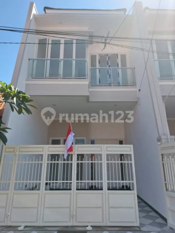 Dijual Rumah Siap Huni Tinggal 1Unit di Mulyosari Utara