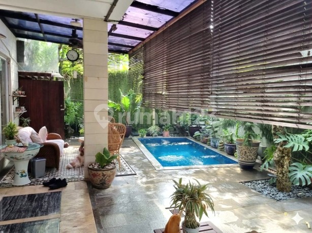 House in Kebayoran Bintaro Ready to Live In with Swimming Pool. 1008