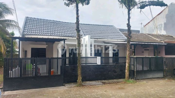 New Minimalist House 550J in Griya Soka with Toll Access to Sumarecon