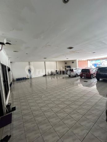 Strategic Warehouse Strategic Warehouse