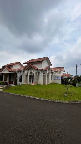 Rumah Hook Luas Rancamaya Golf Estate Sinarmasland