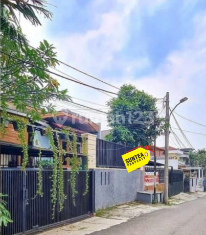 Rumah Lokasi Strategis Akses Mudah ke Mana Saja di Komplek Deplu Gandaria Selatan Cilandak Jaksel