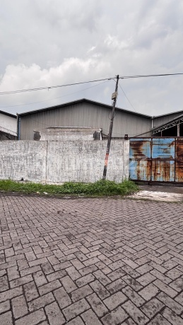 Gudang di Pergudangan Suri Mulia Margomulyo Siap Pakai Gudang di Pergudangan Suri Mulia Margomulyo Siap Pakai