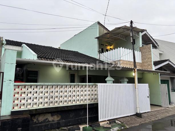 Strategic House in Sanggar Hurip Kawaluyaan Complex, Soekarno Hatta Street, Bandung City Strategic House in Sanggar Hurip Kawaluyaan Complex, Soekarno Hatta Street, Bandung City
