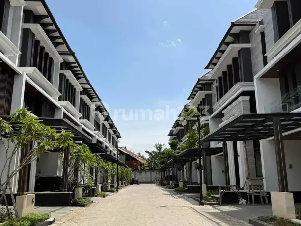 Komplek Tempat Berkumpulnya Para Sultan Cilandak Jakarta Selatan