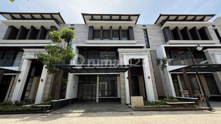 Rumah Mewah Minimalis Siap Huni di Cilandak Akses Pusat Kota Pinggir Jalan Raya Utama 4 Lantai Rumah Mewah Minimalis Siap Huni di Cilandak Akses Pusat Kota Pinggir Jalan Raya Utama 4 Lantai