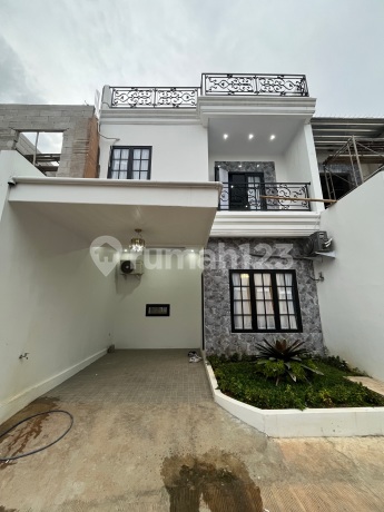 Rumah 2.5 Lantai di Cibubur Deket Banget Pintu Tol dan LRT Harjamukti Rumah 2.5 Lantai di Cibubur Deket Banget Pintu Tol dan LRT Harjamukti