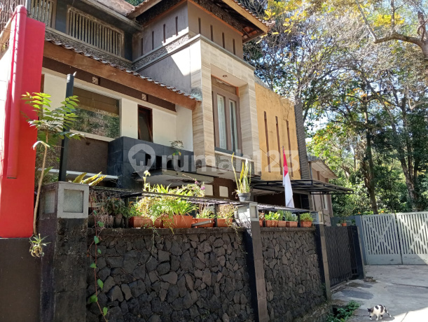 3 Lantai, Tirta Sari Bandung
