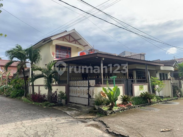 For Sale at a Bargain Price, Luxurious House in Tytyan Kencana Housing Complex For Sale at a Bargain Price, Luxurious House in Tytyan Kencana Housing Complex