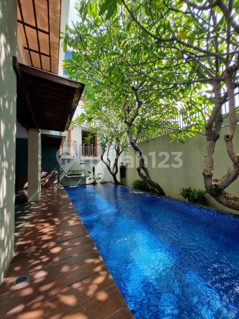 Luxury Tropical House At South Jakarta !