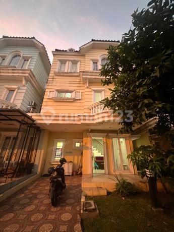 English Translation: For Sale 3-Story House in Strategic Location at Gading Serpong, Montana Village Cluster.