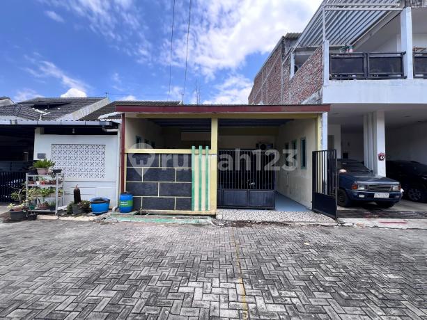 Bisa KPR, Rumah, 1 Lantai, SHM, Dekat Pusat Perbelanjaan, Nego