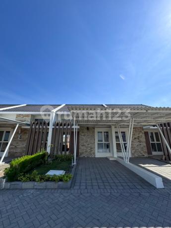 Ready-to-Occupy House Location Near Surabaya, SHM, Eligible for Installment Subsidy