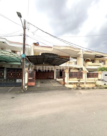 Rumah Luas Dalam Komplek Depdikbud Pejaten Raya Jakarta Selatan