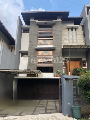 Rumah Cantik Terawat dan Mewah Taman Millenium Pasteur Bandung