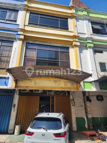Jual dan Disewakan Ruko Rungkut Megah Raya Surabaya Timur Jual dan Disewakan Ruko Rungkut Megah Raya Surabaya Timur
