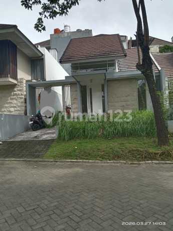 Ready-to-Occupy House in South Semarang Ready-to-Occupy House in South Semarang