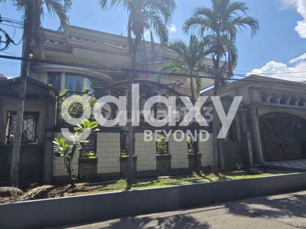 Rumah Mewah 2 Lantai di Jl. Bintang Diponggo Surabaya