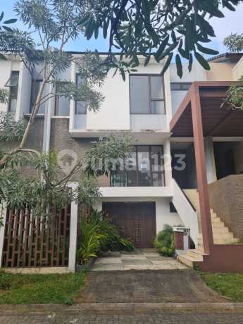 Dijual Rumah 3 Lantai di BSD City Perumahan Foresta Cluster Placido