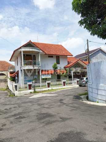 Hook House Near Undip. Suitable for Use as a Boarding House or Rental.