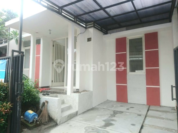Dijual Rumah Asri di Pandanwangi Royal Park Malang. Dijual Rumah Asri di Pandanwangi Royal Park Malang.