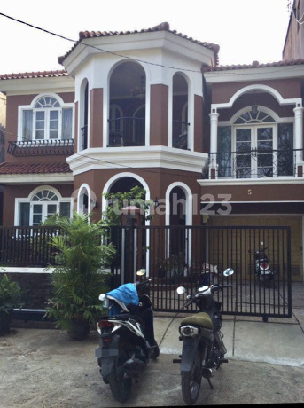 Rumah Komplek Villa Arteri Kebon Jeruk, Jakarta Barat Rumah Komplek Villa Arteri Kebon Jeruk, Jakarta Barat