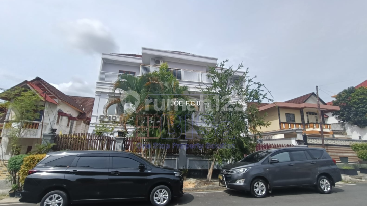 House in Rosedale Batam Center 3 Floors 14 Bedrooms