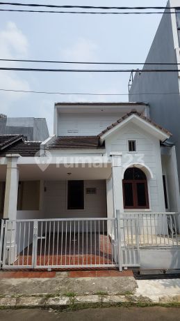 Rumah 1,5 Lantai di Nerada Estate Ciputat,Dekat Jalan Tol dan Halte Tranjakarta Rumah 1,5 Lantai di Nerada Estate Ciputat,Dekat Jalan Tol dan Halte Tranjakarta