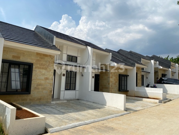 Rumah, 1 Lantai, SHM, Dekat Akses KRL, Rumah, 1 Lantai, SHM, Dekat Akses KRL,