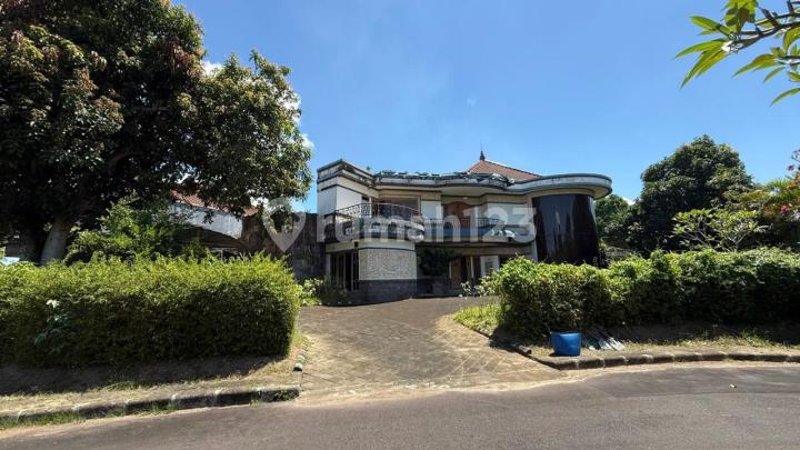 Rumah di Teras Ayung, 2 Lantai, SHM, Dekat Pusat Perbelanjaan, di Denpasar Timur Rumah di Teras Ayung, 2 Lantai, SHM, Dekat Pusat Perbelanjaan, di Denpasar Timur