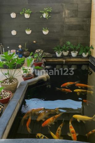 Rumah Kawasan Elit Ada Kolam Ikan dan Kolam Renang