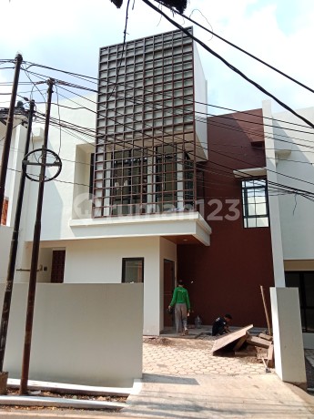 Dijual Rumah Baru Jalan Hegar Sari Residence 5 Menit ke Unpar