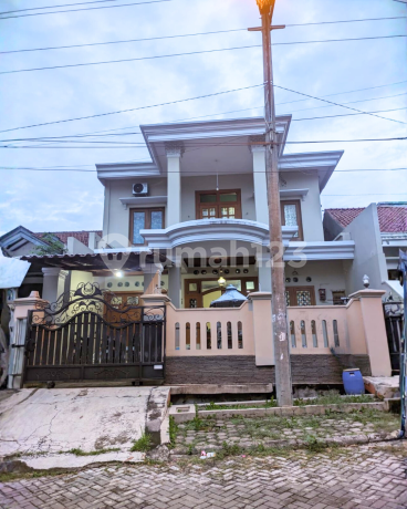 Dijual Rumah Besar Bisa Untuk Kost Dekat IKIP PGRI di Bukit Beringin Ngaliyan Semarang