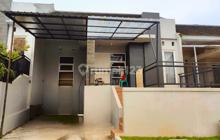 Rumah Bagus Ada Halaman Belakang di Syailendra Residence Banyumanik