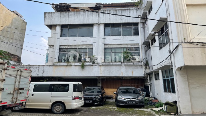 For Sale: Attached Shophouse in Tomang Raya at NJOP Price For Sale: Attached Shophouse in Tomang Raya at NJOP Price