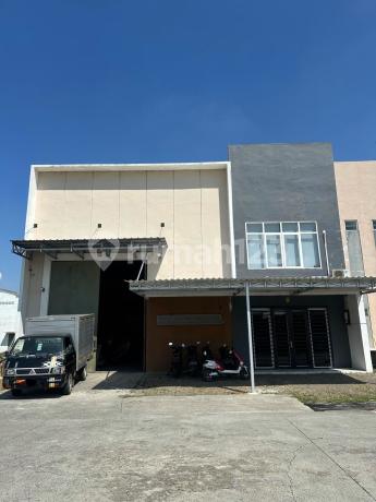 Dijual cepat gudang laksana bussunes park ada office sebelah fasum nego Dijual cepat gudang laksana bussunes park ada office sebelah fasum nego