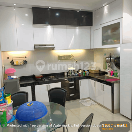 Rumah Bagus 1,5 Lantai Siap Huni Semi Furnished di Cluster Beverly