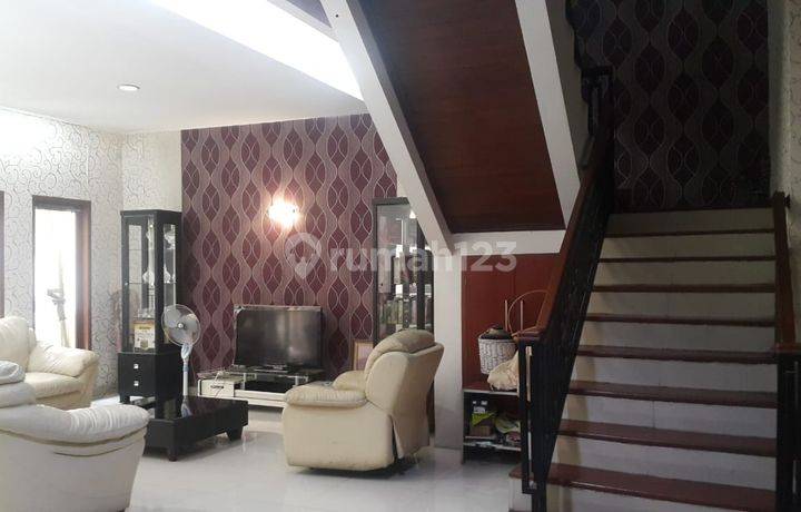 Rumah Cantik 2 Lantai Di Mutiara Depok Jl Tole Iskandar, Sukmajaya