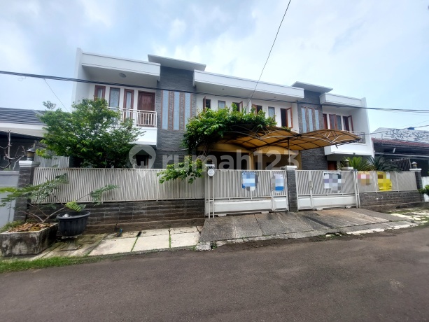 Nice 2-Story House on Kepodang Street, Bintaro Sector 2, Tangsel. Close to Jakarta-Serpong Toll Road Access.