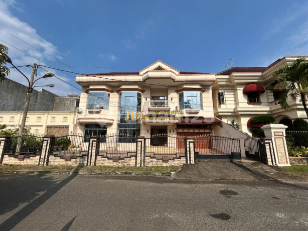 Dijual Rumah 2,5 Tingkat Siap Huni Komplek Taman Malibu Indah - Medan Dijual Rumah 2,5 Tingkat Siap Huni Komplek Taman Malibu Indah - Medan