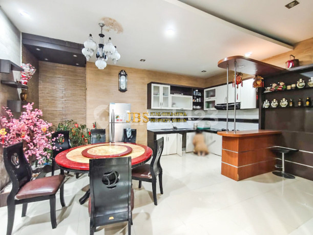 Dijual Villa 2,5 Tingkat Komplek Mutiara Palace Jalan Selamat Ketaren