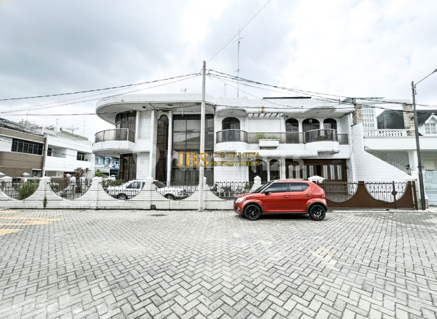 Dijual Rumah 2,5 Tingkat Kondisi Siap Huni Komplek Taman Polonia 1