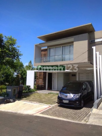 Rumah Mewah Full Furnished di Komplek Elit Citra Green, Dago