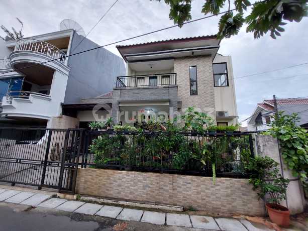 house on joged street kelapa gading area 165m facing north road fits 2 cars