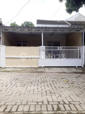 Dijual Rumah Terenovasi Siap Huni 10 menit dari Mall dan Esa Unggul Tangerang