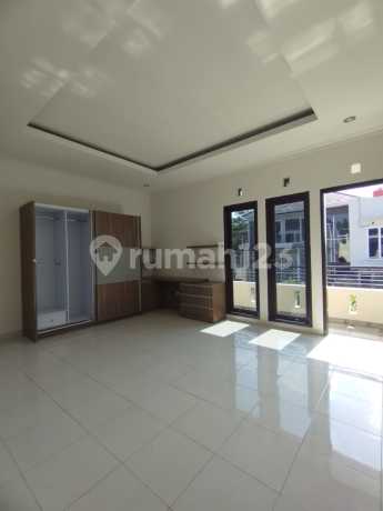 Dijual rumah 2Lantai cigadung Bandung