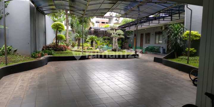 di Komplek Migas, Jakarta Barat
