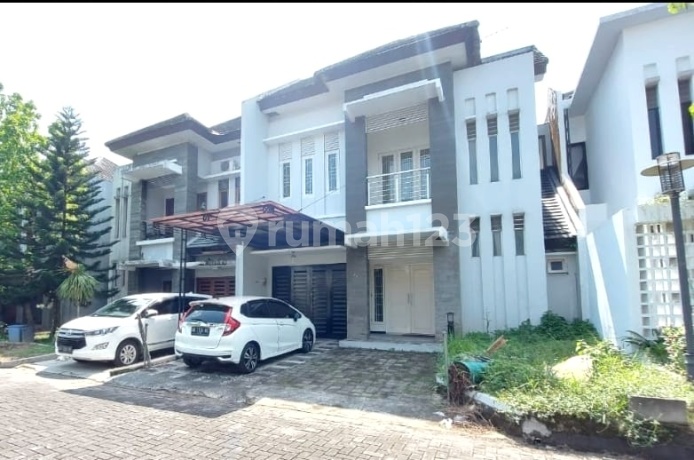 Rumah SHM dlm perum Elit The Paradise Ngaglik Sleman. Furnished